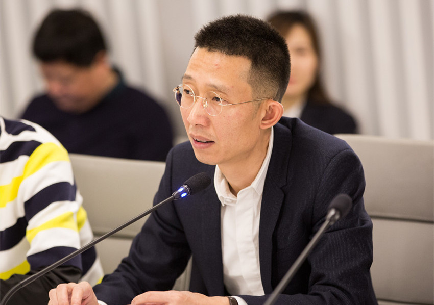 集团联合创始人、副董事长何平_副本_副本.jpg